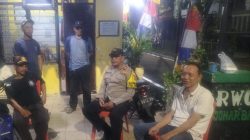 Sambang Poskamling, Bhabinkamtibmas dan Warga Johar Baru Jaga Keamanan Bersama