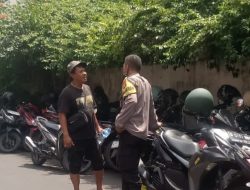 Bhabinkamtibmas Petojo Utara Jalin Silaturahmi dengan Tokoh Masyarakat RW 01, Ajak Warga Bersama Cegah Curanmor