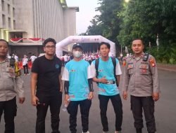 Bhabinkamtibmas Pasar Baru Polsek Sawah Besar Pimpinan Pengamanan Giat Istiqlal Halal Walk