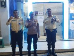 Bhabinkamtibmas Cempaka Putih Timur Laksanalan Patroli Dialogis, Ajak Satpam Bank Tingkatkan Kewaspadaan