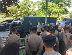 Kapolsek Kemayoran Pimpin Apel Pasukan di Ladokgi untuk Amankan Aksi Serikat Buruh