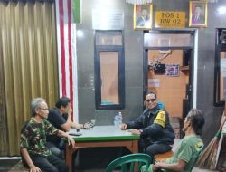 Bhabinkamtibmas Kampung Rawa Sambangi Pos Kamling, Ajak Warga Perkuat Keamanan Lingkungan