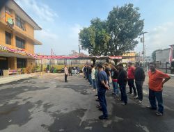 Polsek Johar Baru Gelar Apel Siaga Sore, Tekankan Kewaspadaan dan Pelayanan Humanis