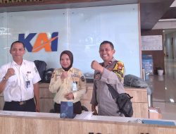 Bhabinkamtibmas Pegangsaan Sambang Dialogis ke PT KAI, Perkuat Sinergi Jaga Keamanan Lingkungan