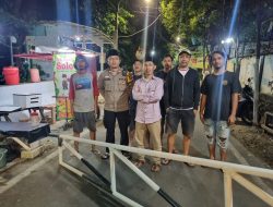 Bhabinkamtibmas Karet Tengsin Ajak Warga Dan Petugas Satkamling RT 13,17/05 Tingkatkan Kewaspadaan Untuk Jaga Jakarta