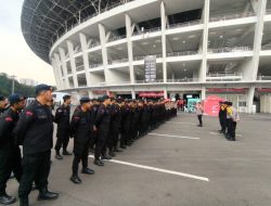 Sinergi Pengamanan, Wakapolsek Metro Menteng Pimpin Apel 132 Personel Jaga Konser Dewa 19 di Pintu Kuning GBK
