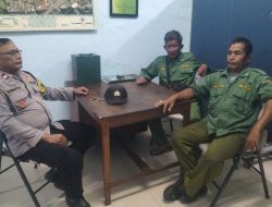 Bhabinkamtibmas Sambang Poskamling RW 06, Ajak Warga Perkuat Keamanan Lingkungan demi Jaga Jakarta Aman