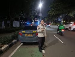 Patko 1053 Polsek Metro Tanah Abang Lakulan Patroli, Strong Point Depan Kantor Kemenpora RI Antisipasi Kerawanan