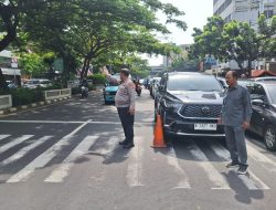 Polsek Sawah Besar Pantau Ibadah Misa Minggu di GKI Samanhudi, Jakarta Pusat