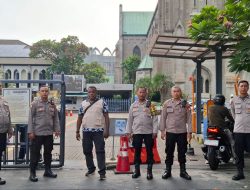 Panit Samapta Polsek Sawah Besar Lakukan Pengamanan Giat Di Gereja Katedral