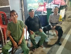 Cegah Curanmor, Binmas Bungur Ingatkan Warga di Pos Kamling