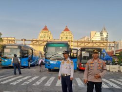 Atasi Kemacetan, Polsek Senen Lakukan Pengaturan Lalu Lintas