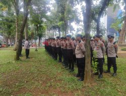 Polsek Metro Menteng Gelar Apel Pengamanan Aksi “Suara Rakyat Anti Anarkisme” di Tugu Proklamasi