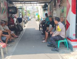 Sambang Warga, Bhabinkamtibmas Ingatkan Pentingnya Kepedulian Lingkungan dan Keamanan