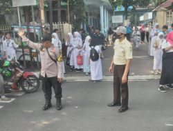 Polisi Monitor Kepulangan Pelajar Taman Siswa, Jaga Keamanan dan Ketertiban Lalu Lintas