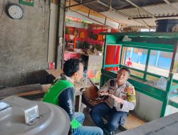 Jalin Silaturahmi, Bhabinkamtibmas Kebon Kosong Temui Pengemudi Ojol