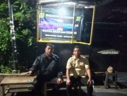 Bhabinkamtibmas Tanah Tinggi Sambangi Poskamling RT 07/05 untuk Jaga Kamtibmas