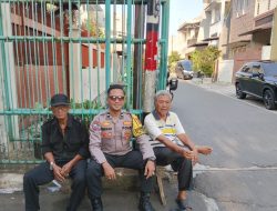 Aipda Ikhwan Bhabinkamtibmas Kampung Rawa Lakukan Patroli dan Door-to-Door Sambang Warga