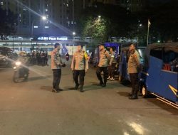 Kapolres Metro Jakarta Pusat Tinjau Perbatasan Menteng-Tenggulun, Pastikan Situasi Kondusif di Malam Libur