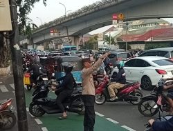 Antisipasi Kemacetan dan 3C, Kapolsubsektor Tanah Tinggi Laksanakan Gatur Lalin