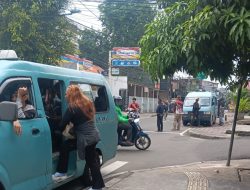 Polisi Kawal Keberangkatan Massa Unras Johar Baru Menuju DPP Nasdem