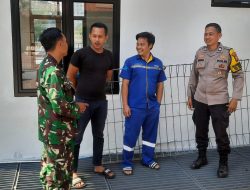 Dekatkan Diri dengan Warga, Bhabinkamtibmas dan Babinsa Kebon Melati Sambangi Petugas Ipal Waduk Melati