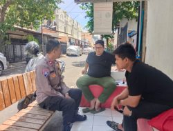 Bhabinkamtibmas Petojo Utara Sambangi Ketua RW 03, Perkuat Sinergi Jaga Keamanan Lingkungan