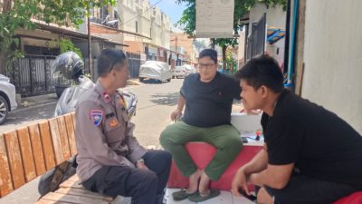Bhabinkamtibmas Petojo Utara Sambangi Ketua RW 03, Perkuat Sinergi Jaga Keamanan Lingkungan