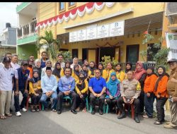 Cegah DBD, Bhabinkamtibmas Johar Baru Bersama Warga Gelar PSN