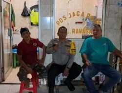 Bhabinkamtibmas Rawasari Sambangi Pos Satkamling, Ajak Warga Aktif Jaga Keamanan Lingkungan