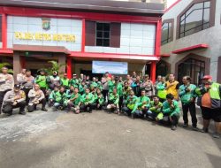 Polsek Metro Menteng Gelar Gerakan Pangan Murah dan Ganti Oli Gratis Untuk Driver Ojol