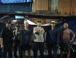 Bhabinkamtibmas Galur Sambangi Pos Kampling, Ajak Warga Aktif Jaga Keamanan