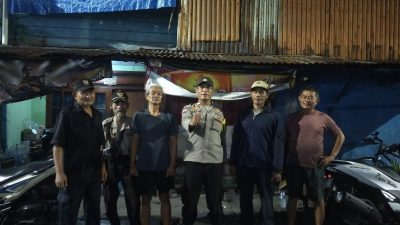 Bhabinkamtibmas Galur Sambangi Pos Kampling, Ajak Warga Aktif Jaga Keamanan