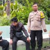 Pria Mabuk Tergeletak di Lampu Merah Biak, Polisi Bergerak Cepat Amankan dan Bantu Pulihkan Kondisi