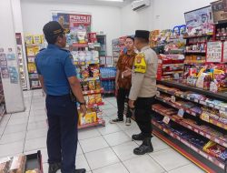 Bhabinkamtibmas Duri Pulo Sambangi Alfamart Imam Mahbub, Tekankan Pentingnya Keamanan Lingkungan dan Penggunaan CCTV