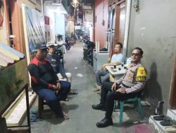 Wujudkan Lingkungan Aman, Bhabinkamtibmas Kampung Rawa Ajak Satkamling RW 06 Jaga Jakarta dari Guantibmas
