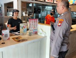 Patko 1011 Polsek Metro Gambir Giat Patroli Dialogis di Kawasan Tanah Abang Satu, Ciptakan Rasa Aman di Tengah Warga