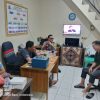 Bhabinkamtibmas Kampung Rawa Kunjungi Pos Satkamling, Ajak Warga Perkuat Keamanan Lingkungan