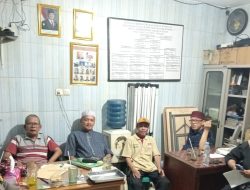 Aiptu Baktiar Bhabinkamtibmas Galur Sambangi Pos Kamling RW 06, Ajak Warga Perkuat Keamanan Lingkungan”