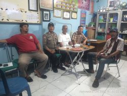 Pererat Sinergi dengan Warga, Bhabinkamtibmas Galur Sambangi Pos Kamling RW 03”