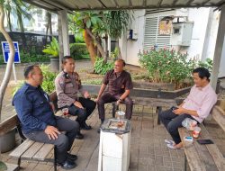 Bhabinkamtibmas Karet Tengsin Patroli Wilayah Sambangi Apartemen Paviliun Untuk Menjaga Wilayah Kondusif