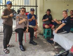 Dekatkan Diri ke Masyarakat, Kapolsubsektor Kayu Awet Sambang Dialogis Cegah Tawuran dan Gangguan Kamtibmas