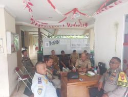 Bhabinkamtibmas Sumur Batu Aktif Bangun Sinergi Lewat Kunjungan ke Kantor Kelurahan