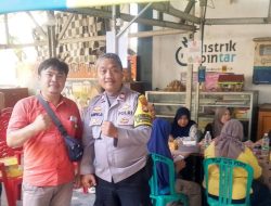 Bhabinkamtibmas Sambangi Warga Di Area Publik, Sampaikan Himbauan Kamtibmas