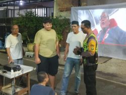 Bhabinkamtibmas Kampung Rawa Pantau Nobar Indonesia vs Arab Saudi, Pastikan Warga Tetap Aman