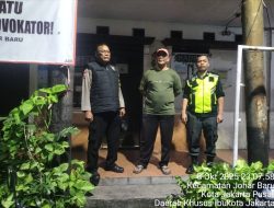 Patroli Dini Hari, Bhabinkamtibmas Johar Baru Sambangi Poskamling RW 07