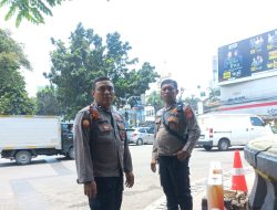 Patko Polsek Metro Gambir lakukan patroli antisipasi pergerakan massa di sekitar Mahkamah Agung