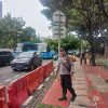 Patko 1013 hadir di TL Veteran III untuk menjaga kelancaran lalu lintas dan keamanan warga saat jam pulang kerja