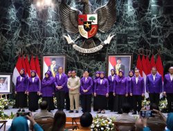 Gubernur DKI Jakarta Lantik Ketua Tim Pembina Posyandu Masa Bakti 2025–2030, Perkuat Layanan Dasar Masyarakat Melalui 6 Bidang SPM